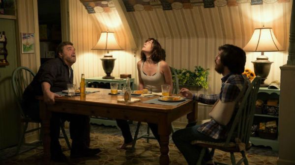 10-Cloverfield-Lane-Mary-Elizabeth-Winstead-John-Goodman-John-Gallagher-Jr